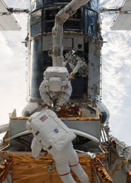 Astronauts perform EVA on Hubble
